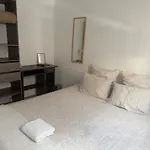 Privat Room In Private Security Residence With Free Parking, 1 Minute From Tramway, 9 Minutes From De Center, Accessible All Transports